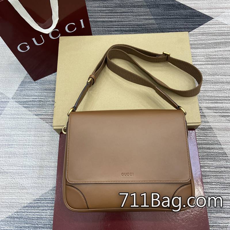 頂級A貨Gucci 821154 實拍不修圖,細節也很能打。 Gucci皮質手感一樣尺寸:29厘米(寬)x23厘米(高)x7.5厘米(深)重量:約0.85千克顏色:棕色全皮/原廠皮。 頂級A貨Gucci 821154 實拍不修圖,細節也很能打。 Gucci皮質手感一樣尺寸:29厘米(寬)x23厘米(高)x7.5厘米(深)重量:約0.85千克顏色:棕色全皮/原廠皮。