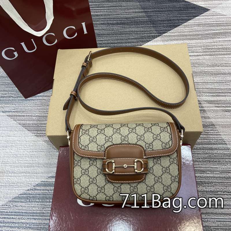 原版一比一Gucci 815205 精品皮革細節打動人心 Gucci旅行包A貨尺寸:20✖14✖5cm。顏色:棕色/pvc。 原版一比一Gucci 815205 精品皮革細節打動人心 Gucci旅行包A貨尺寸:20✖14✖5cm。顏色:棕色/pvc。