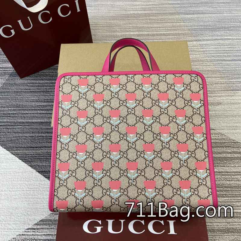 精品A貨Gucci 605614 結構堅固,不易變形。 Gucci包高仿哪裡買像素效果羊皮革與光滑牛皮革飾邊及瑩澤金屬件互為映襯,靈活滑帶可擴展包身,舒適皮革肩帶實現肩背或斜挎。15x15x38厘米\'href=\'http://upload.com/773946.html\'/>
<linkrel=\'next\'title=\'畫傢NaonJeong從日常生活和本土文化中汲取靈感,創作出趣意十足且充滿懷舊氣息的設計。她將小貓印花和其他趣味圖案與品牌名稱糅為一體,為2025早春兒童系列添姿加彩。這款兒童肩背包以GGSupreme帆佈匠心打造,巧妙融入通體“what?”貓咪印花。米色與深棕色GGSupreme帆佈紅色Supreme帆佈飾邊NaonJeong插畫作品通體“what?”小貓印花Gucci壓花標簽磁力按扣開合型號:814014。尺寸:16厘米(寬)x15厘米(高)x2.5厘米(深)顏色:小貓印花/原廠皮。 精品A貨Gucci 605614 結構堅固,不易變形。 Gucci包高仿哪裡買像素效果羊皮革與光滑牛皮革飾邊及瑩澤金屬件互為映襯,靈活滑帶可擴展包身,舒適皮革肩帶實現肩背或斜挎。15x15x38厘米\'href=\'http://upload.com/773946.html\'/>
<linkrel=\'next\'title=\'畫傢NaonJeong從日常生活和本土文化中汲取靈感,創作出趣意十足且充滿懷舊氣息的設計。她將小貓印花和其他趣味圖案與品牌名稱糅為一體,為2025早春兒童系列添姿加彩。這款兒童肩背包以GGSupreme帆佈匠心打造,巧妙融入通體“what?”貓咪印花。米色與深棕色GGSupreme帆佈紅色Supreme帆佈飾邊NaonJeong插畫作品通體“what?”小貓印花Gucci壓花標簽磁力按扣開合型號:814014。尺寸:16厘米(寬)x15厘米(高)x2.5厘米(深)顏色:小貓印花/原廠皮。