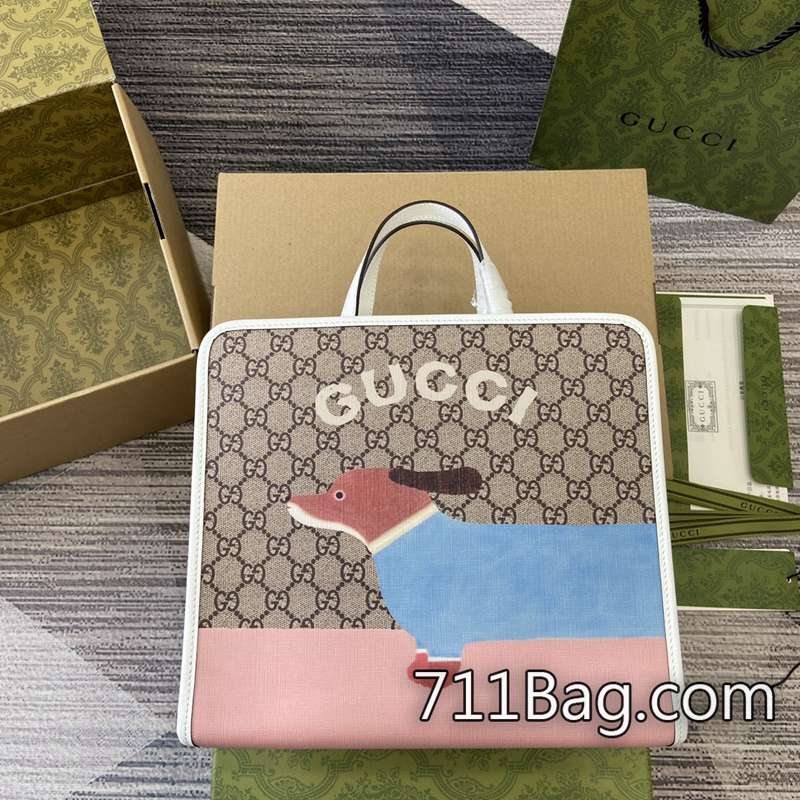精品Gucci古馳 605614 頂級原單貨,幾可亂真。 Gucci高仿內裡對版尺寸:25(長)x28.5(寬)x11cm(厚)顏色:白色/pvc印花。 精品Gucci古馳 605614 頂級原單貨,幾可亂真。 Gucci高仿內裡對版尺寸:25(長)x28.5(寬)x11cm(厚)顏色:白色/pvc印花。