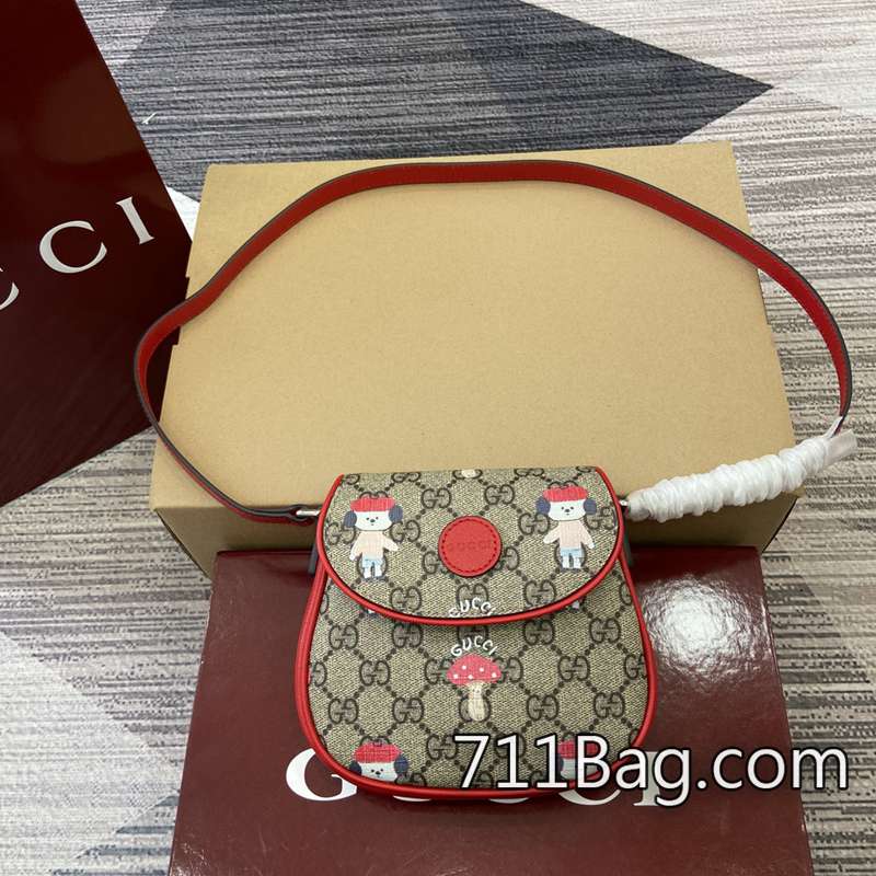精仿Gucci 814014 頂級設計同步專櫃 爆款Gucci A貨包包尺寸:16厘米(寬)x15厘米(高)x2.5厘米(深)顏色:小狗蘑菇印花/原廠皮。 精仿Gucci 814014 頂級設計同步專櫃 爆款Gucci A貨包包尺寸:16厘米(寬)x15厘米(高)x2.5厘米(深)顏色:小狗蘑菇印花/原廠皮。