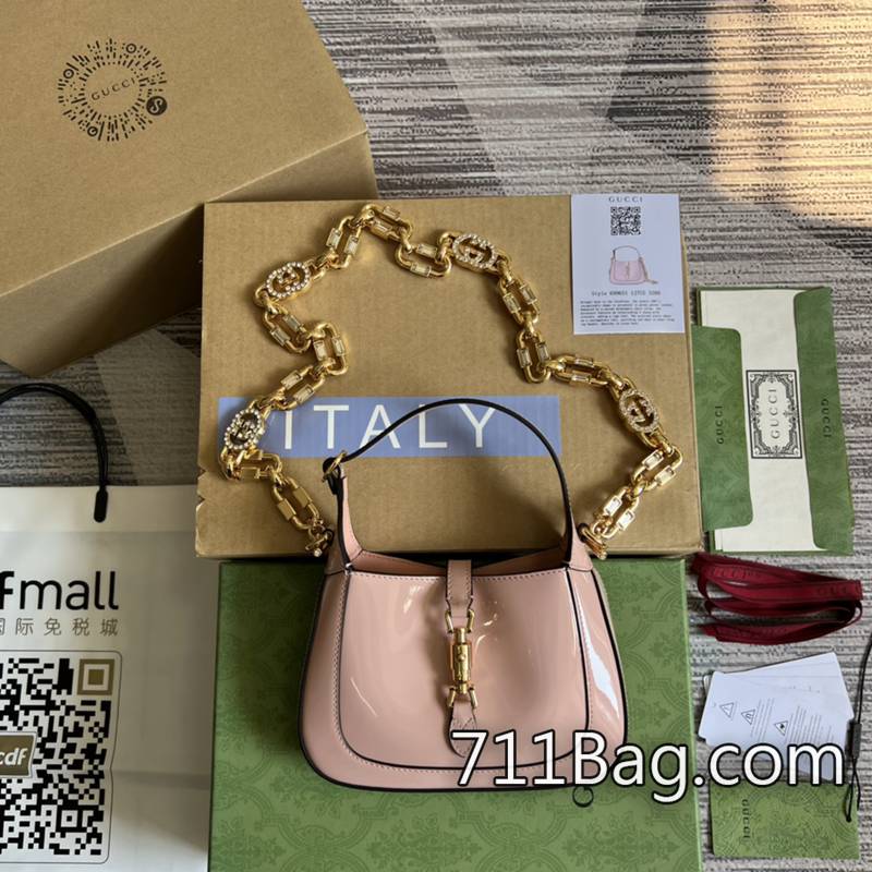高仿Gucci 699651 精品手袋細節控首選 Gucci高仿臺灣現貨迷你尺寸:19(寬)x13(高)x3cm(深)顏色:粉色/漆皮。 高仿Gucci 699651 精品手袋細節控首選 Gucci高仿臺灣現貨迷你尺寸:19(寬)x13(高)x3cm(深)顏色:粉色/漆皮。