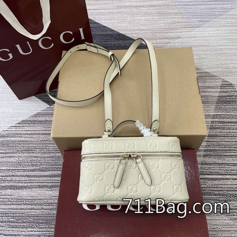 頂級一比一Gucci 815949 超強抗污易清潔材質。 Gucci Dionysus酒神包高仿尺寸:19-20.5厘米(寬)x12厘米(高)x4.5-5.5厘米(深)重量:約256克顏色:白色壓/原廠皮。 頂級一比一Gucci 815949 超強抗污易清潔材質。 Gucci Dionysus酒神包高仿尺寸:19-20.5厘米(寬)x12厘米(高)x4.5-5.5厘米(深)重量:約256克顏色:白色壓/原廠皮。