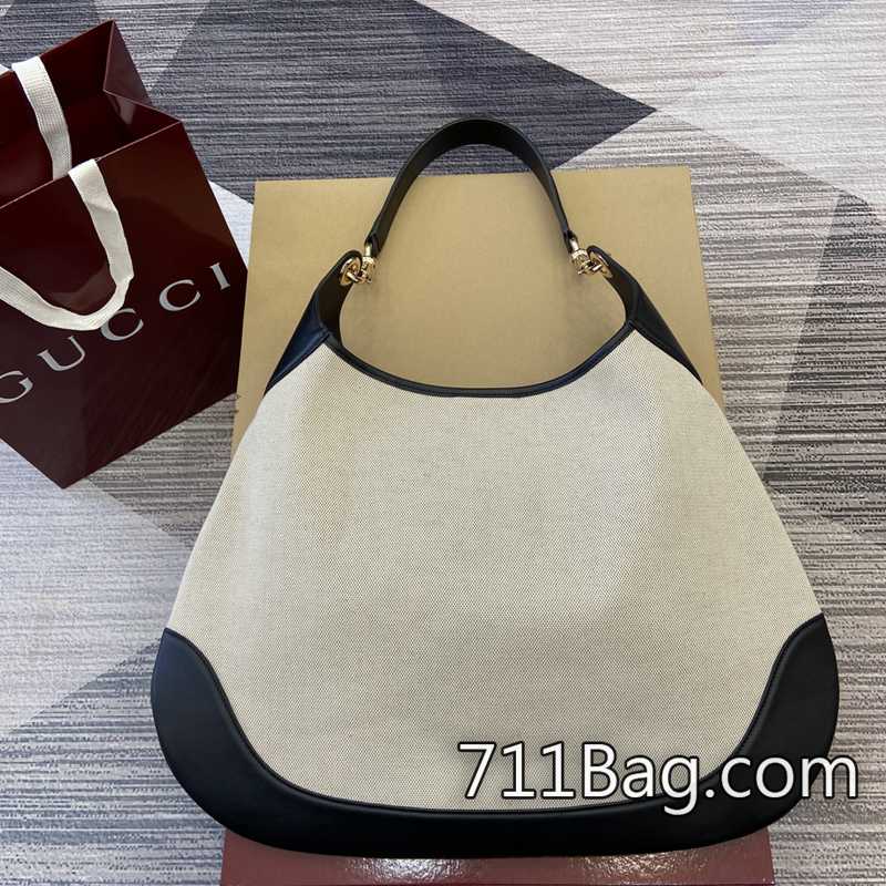 頂級一比一Gucci 815924 產品附帶品控標與吊牌。 Gucci Soho Disco包A貨尺寸:49(長)x46(高)x4cm(厚)顏色:黑色/帆佈。 頂級一比一Gucci 815924 產品附帶品控標與吊牌。 Gucci Soho Disco包A貨尺寸:49(長)x46(高)x4cm(厚)顏色:黑色/帆佈。