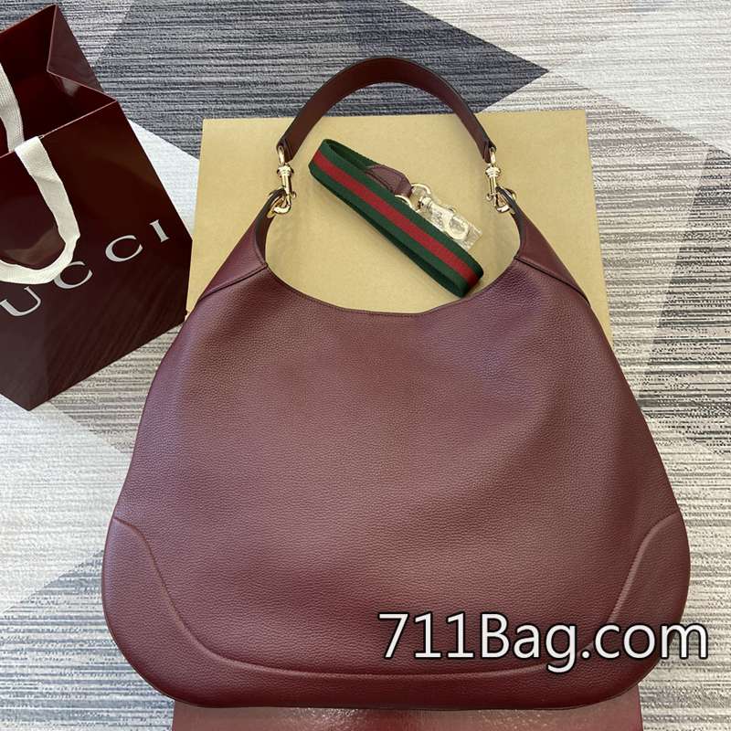 頂級一比一Gucci 820169 每一款都像是從專櫃走出來。 Gucci原廠五金A貨尺寸:49(長)x46(高)x4cm(厚)顏色:酒紅原廠皮。 頂級一比一Gucci 820169 每一款都像是從專櫃走出來。 Gucci原廠五金A貨尺寸:49(長)x46(高)x4cm(厚)顏色:酒紅原廠皮。