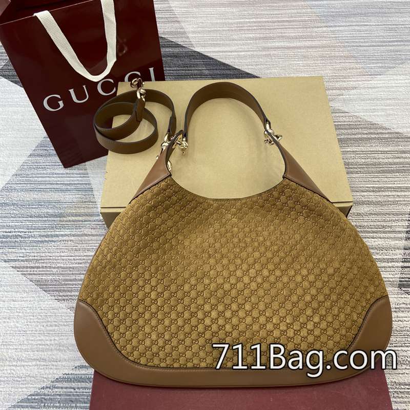 頂級A貨Gucci古馳 834981 精品級高仿,用心看得見。 高仿Gucci後背包尺寸:42厘米(寬)x36厘米(高)x2厘米顏色:棕色絨壓花/原廠皮。 頂級A貨Gucci古馳 834981 精品級高仿,用心看得見。 高仿Gucci後背包尺寸:42厘米(寬)x36厘米(高)x2厘米顏色:棕色絨壓花/原廠皮。