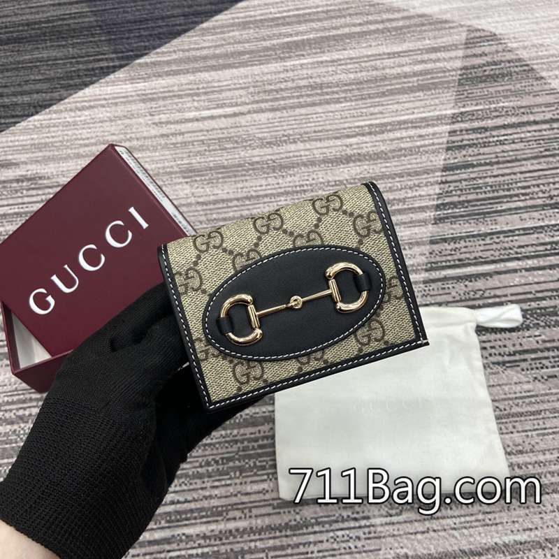 精品A貨Gucci 621887 頂級皮料定製手袋 Gucci A貨推薦打開時尺寸:11厘米(寬)x17.5厘米(高)閉合時尺寸:11厘米(寬)x8.5厘米(高)x3厘米(深)顏色:啡克pvc/原廠皮。 精品A貨Gucci 621887 頂級皮料定製手袋 Gucci A貨推薦打開時尺寸:11厘米(寬)x17.5厘米(高)閉合時尺寸:11厘米(寬)x8.5厘米(高)x3厘米(深)顏色:啡克pvc/原廠皮。