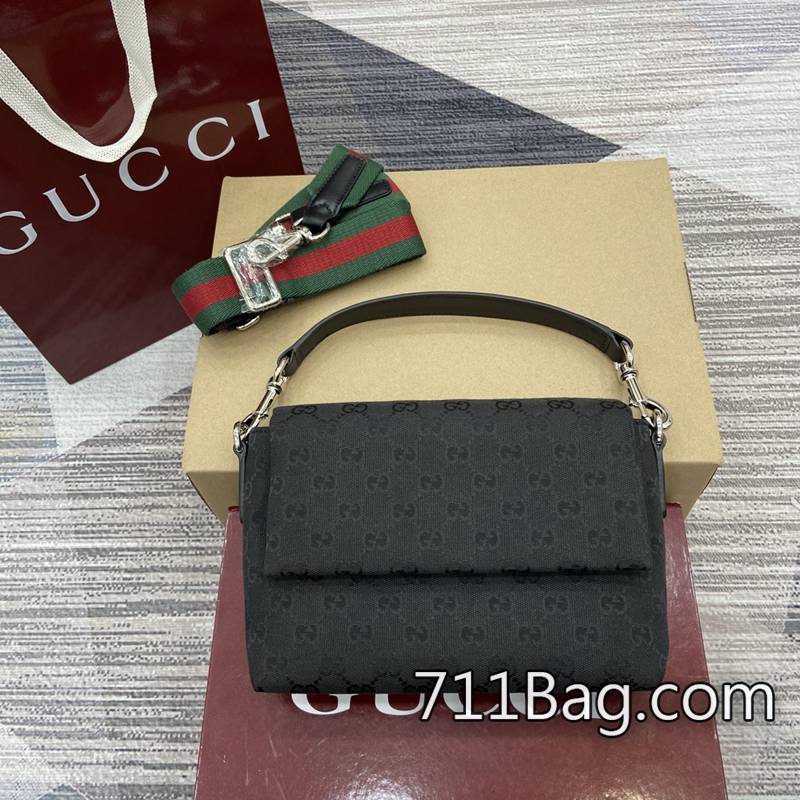 精品高仿Gucci 821617 高級面料手工包包 Gucci斜背包高仿尺寸:19厘米(寬)x15厘米(高)x7厘米(深) 精品高仿Gucci 821617 高級面料手工包包 Gucci斜背包高仿尺寸:19厘米(寬)x15厘米(高)x7厘米(深)