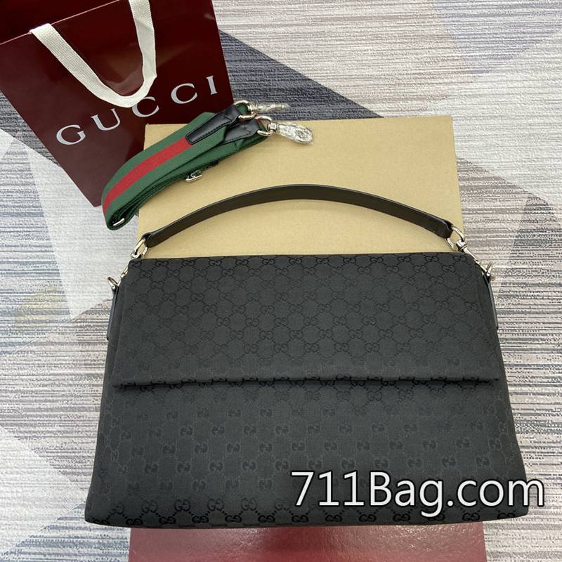頂級一比一Gucci 821616 多夾層設計,收納方便。 Gucci紅綠織帶高仿尺寸:36厘米(寬)x25厘米(高)x12厘米(深) 頂級一比一Gucci 821616 多夾層設計,收納方便。 Gucci紅綠織帶高仿尺寸:36厘米(寬)x25厘米(高)x12厘米(深)