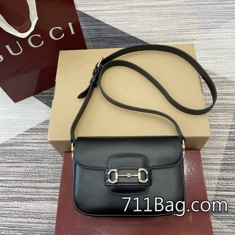 精仿Gucci古馳 815205 做工細膩品質過硬 Gucci白色包高仿尺寸:20✖14✖5cm。顏色:黑色原廠皮。 精仿Gucci古馳 815205 做工細膩品質過硬 Gucci白色包高仿尺寸:20✖14✖5cm。顏色:黑色原廠皮。