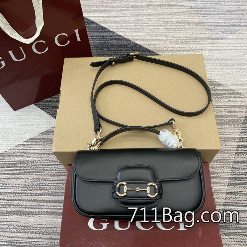 精品Gucci 815206 精緻工藝,無懈可擊的細節。 Gucci Soho Disco包A貨尺寸:22.6✖12.7✖5.6cm顏色:黑色原廠皮。 精品Gucci 815206 精緻工藝,無懈可擊的細節。 Gucci Soho Disco包A貨尺寸:22.6✖12.7✖5.6cm顏色:黑色原廠皮。