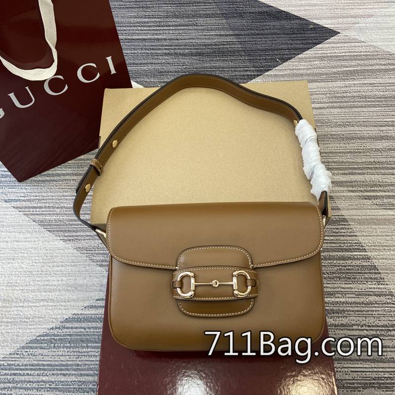原版一比一Gucci 815178 完美手工細節高仿包 Gucci包包高仿推薦2025尺寸:26厘米(寬)x17.5厘米(高)x10厘米(深)重量:約0.85千克顏色:棕色全皮/原廠皮。 原版一比一Gucci 815178 完美手工細節高仿包 Gucci包包高仿推薦2025尺寸:26厘米(寬)x17.5厘米(高)x10厘米(深)重量:約0.85千克顏色:棕色全皮/原廠皮。