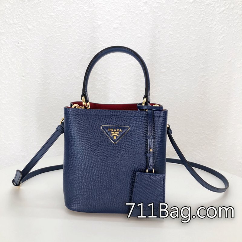 精仿Prada 1BA217 手工縫線細節極致 頂級A貨Prada包尺寸:18×8.5×11cm 精仿Prada 1BA217 手工縫線細節極致 頂級A貨Prada包尺寸:18×8.5×11cm