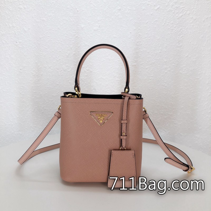 超3APrada 1BA217 高端包必備奢華細節 高仿Prada包搭配指南尺寸:18×8.5×11cm 超3APrada 1BA217 高端包必備奢華細節 高仿Prada包搭配指南尺寸:18×8.5×11cm
