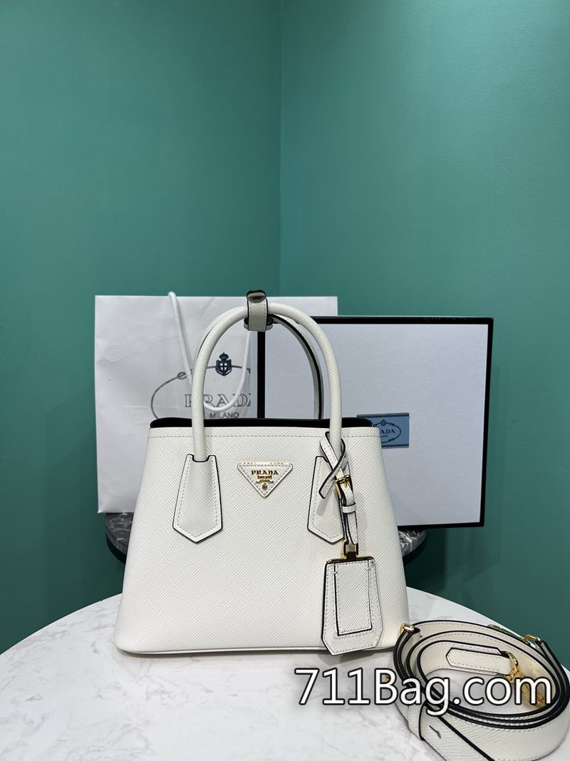 精仿Prada 1BG443 頂級皮革細節精美 高仿Prada穿搭推薦尺寸:25/12.5/18.5cm 精仿Prada 1BG443 頂級皮革細節精美 高仿Prada穿搭推薦尺寸:25/12.5/18.5cm