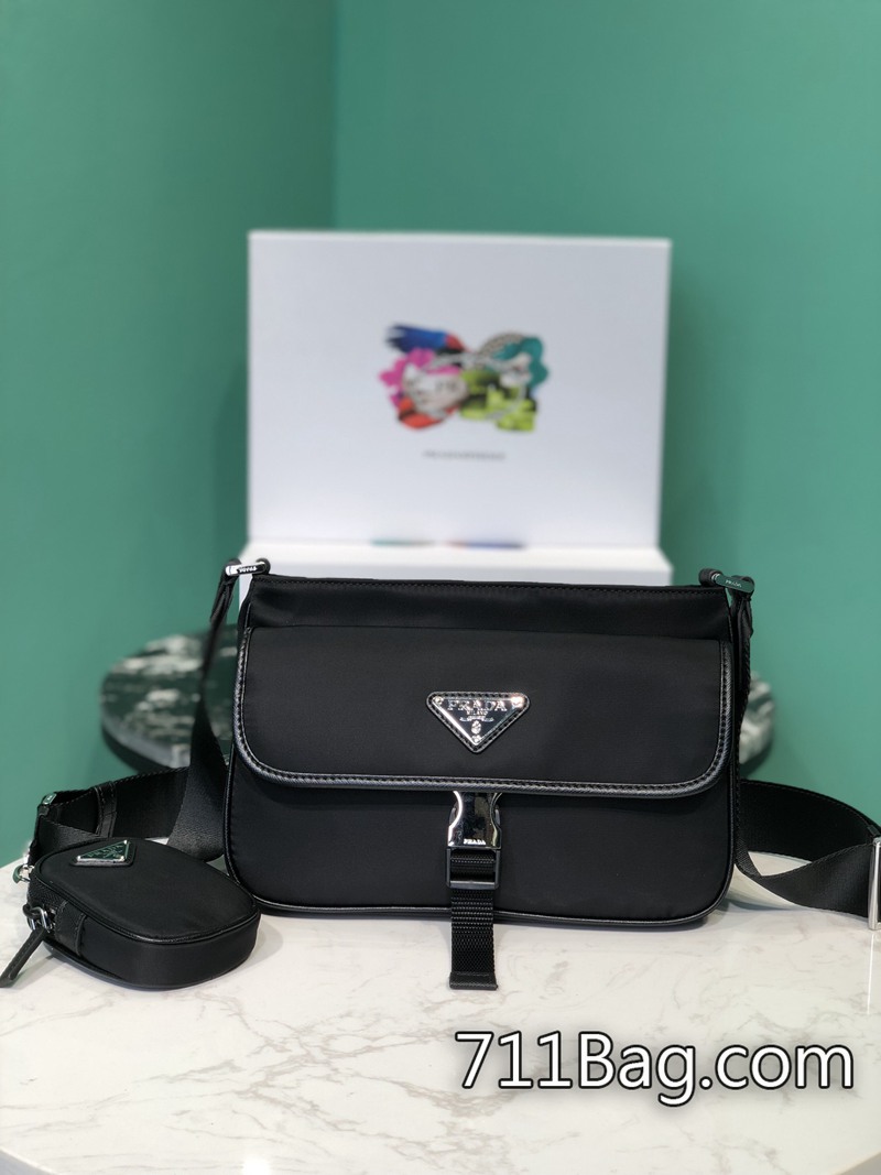 精仿Prada 2VH133 五金質感厚重,開關順手不卡。 馬來西亞高仿Prada代購尺寸:23x15x7cm 精仿Prada 2VH133 五金質感厚重,開關順手不卡。 馬來西亞高仿Prada代購尺寸:23x15x7cm
