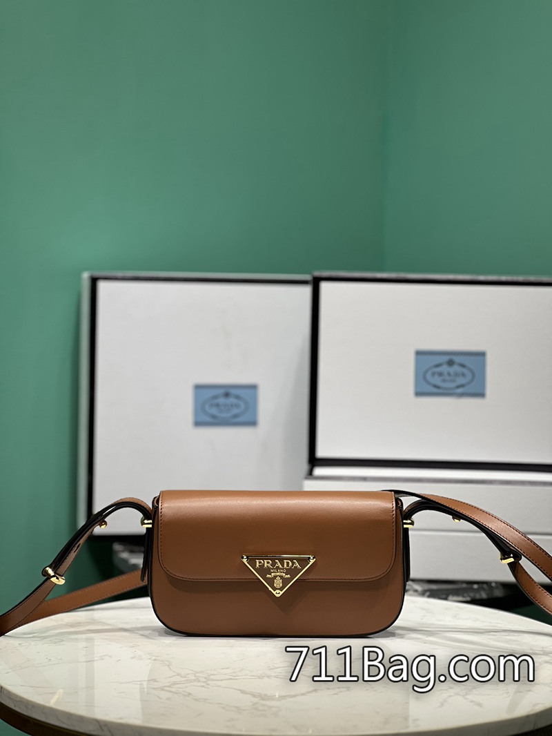 精仿Prada 1BD339 材質精選原單包款 仿Prada殺手包尺寸:底長20.5x高10.5x寬4cm 精仿Prada 1BD339 材質精選原單包款 仿Prada殺手包尺寸:底長20.5x高10.5x寬4cm