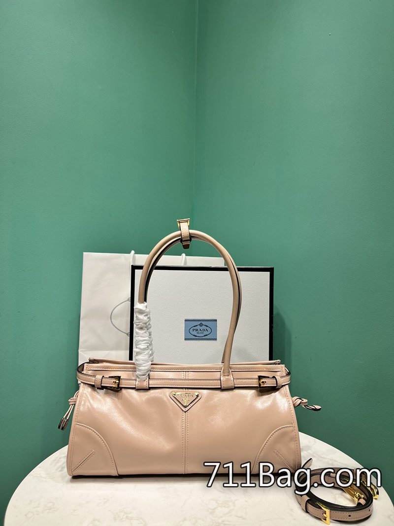 一比一Prada 1BA426 LOGO字體間距完全對版。 澳門高仿Prada包推薦尺寸:長32x高15.5x底12cm 一比一Prada 1BA426 LOGO字體間距完全對版。 澳門高仿Prada包推薦尺寸:長32x高15.5x底12cm