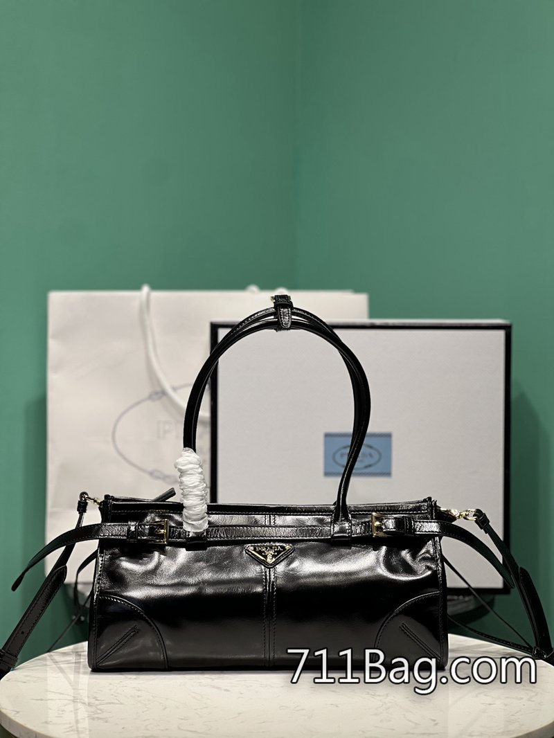 一比一Prada 1BA426 完美對版精品包包 高仿Prada男包尺寸:長32x高15.5x底12cm 一比一Prada 1BA426 完美對版精品包包 高仿Prada男包尺寸:長32x高15.5x底12cm