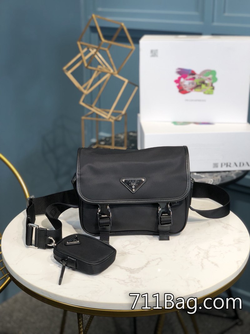 精品Prada 2VD034 完美五金搭配真皮 哪個牌子的Prada仿包好尺寸:長22x高16x底8.5cm 精品Prada 2VD034 完美五金搭配真皮 哪個牌子的Prada仿包好尺寸:長22x高16x底8.5cm