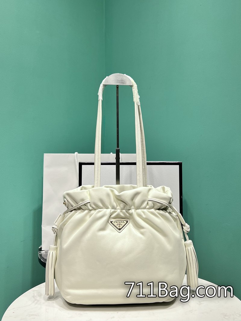 高仿Prada 1BG541 精品手袋細節控首選 高仿Prada包值得買嗎尺寸:長24x高25x底11cm 高仿Prada 1BG541 精品手袋細節控首選 高仿Prada包值得買嗎尺寸:長24x高25x底11cm