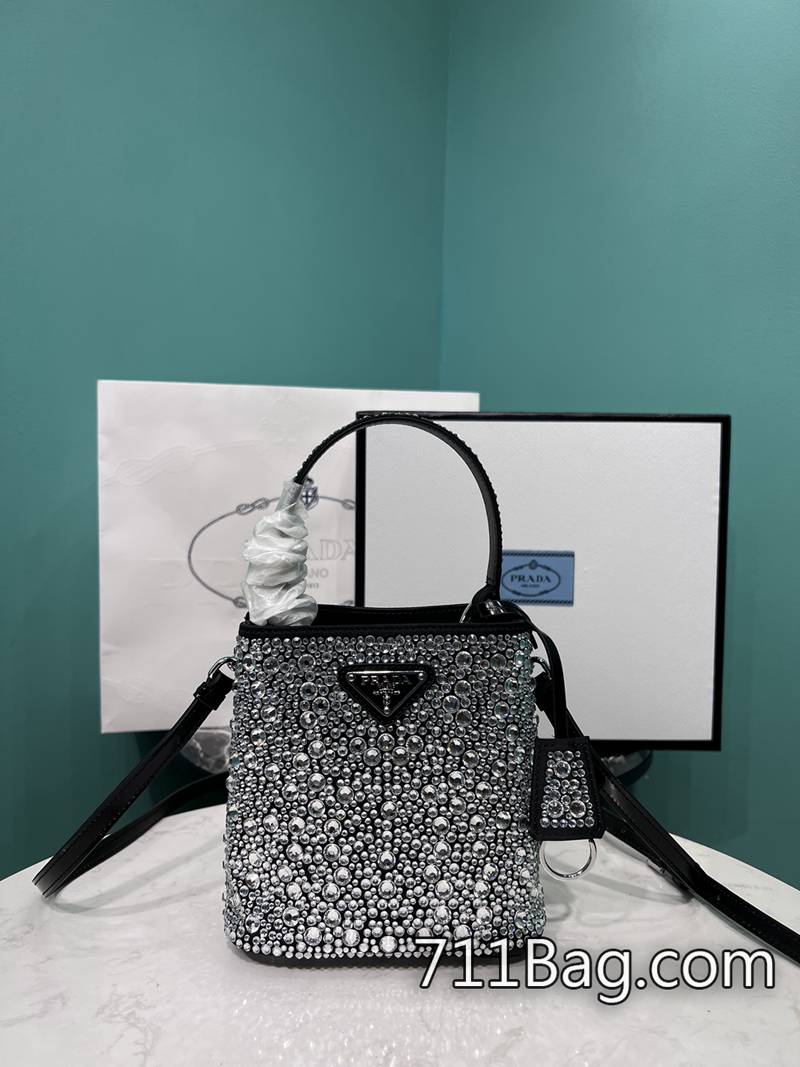 一比一Prada 1BA373 進口皮料定製包包 A貨Prada包海外配送尺寸:15/9.5/15cm 一比一Prada 1BA373 進口皮料定製包包 A貨Prada包海外配送尺寸:15/9.5/15cm