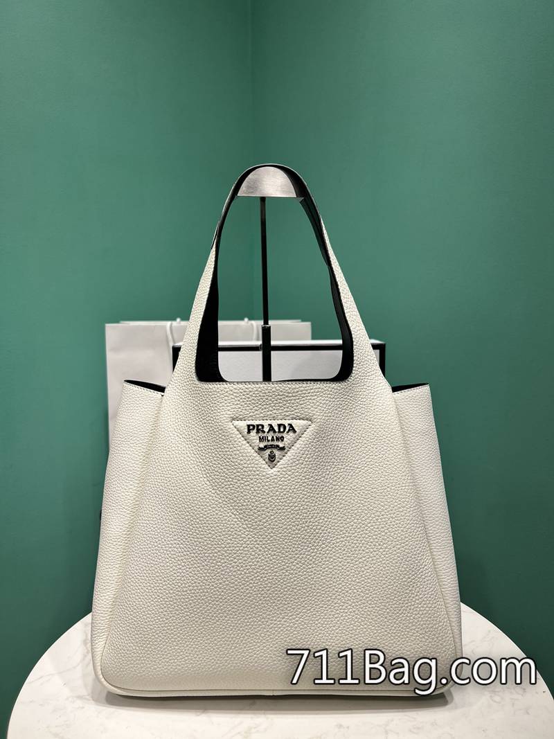 精品A貨Prada普拉達 1BG338 奢侈品質感平價實現 精仿Prada包便宜推薦尺寸:長32x高27x底14cm 精品A貨Prada普拉達 1BG338 奢侈品質感平價實現 精仿Prada包便宜推薦尺寸:長32x高27x底14cm