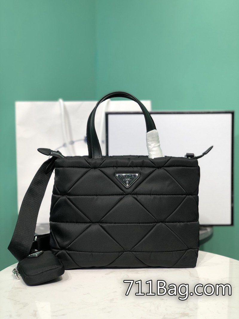 精仿Prada 1BG380 色彩飽和度高,還原度極佳。 高仿Prada店鋪排行榜尺寸:長25x高21.5x底13cm 精仿Prada 1BG380 色彩飽和度高,還原度極佳。 高仿Prada店鋪排行榜尺寸:長25x高21.5x底13cm