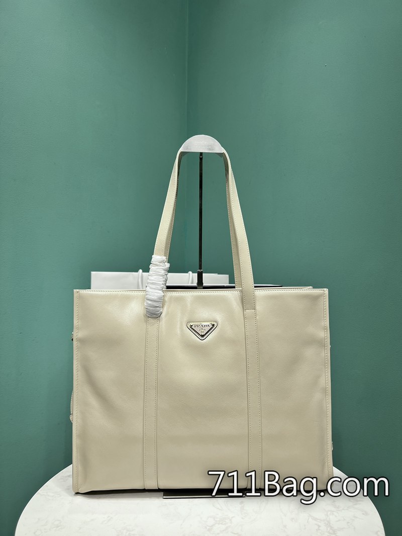 頂級A貨Prada 1BG460 與正品對照無色差。 高仿Prada包支持退換貨尺寸:長38x高30x底12cm型號:1BG460 頂級A貨Prada 1BG460 與正品對照無色差。 高仿Prada包支持退換貨尺寸:長38x高30x底12cm型號:1BG460