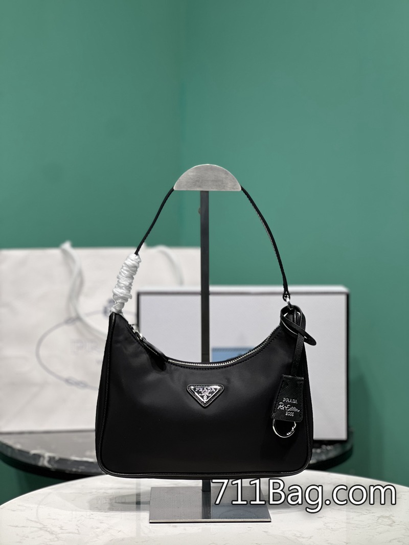 精仿Prada 1NE204 奢華感十足的精品包 A貨Prada包便宜又好尺寸:18高22長6.5cm寬cm 精仿Prada 1NE204 奢華感十足的精品包 A貨Prada包便宜又好尺寸:18高22長6.5cm寬cm