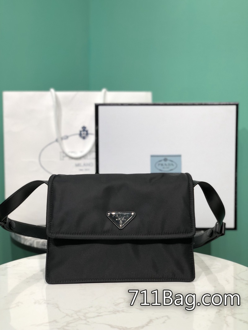 A貨Prada 1BD258 客人回購率極高,品質有保證。 香港A貨Prada包推薦尺寸:10.5×18.5×23.5cm A貨Prada 1BD258 客人回購率極高,品質有保證。 香港A貨Prada包推薦尺寸:10.5×18.5×23.5cm