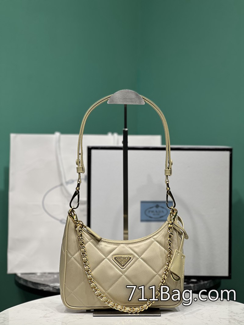 頂級高仿Prada 1BC204 標籤、吊牌與正品一致無差。 高仿Prada包值得買嗎尺寸:長23x高16x底6.5cm 頂級高仿Prada 1BC204 標籤、吊牌與正品一致無差。 高仿Prada包值得買嗎尺寸:長23x高16x底6.5cm