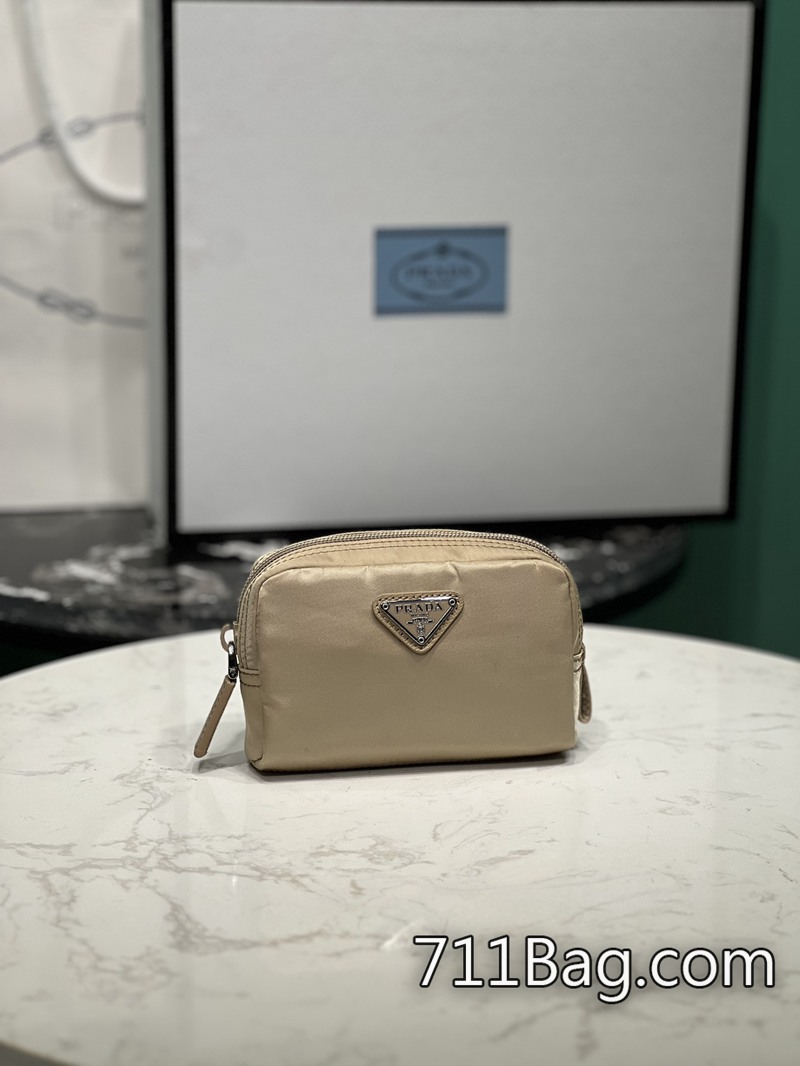 頂級一比一Prada 1NA339 用心對待每一位顧客與每一隻包。 高仿Prada可驗貨嗎尺寸:長12x高8x底3.5cm 頂級一比一Prada 1NA339 用心對待每一位顧客與每一隻包。 高仿Prada可驗貨嗎尺寸:長12x高8x底3.5cm