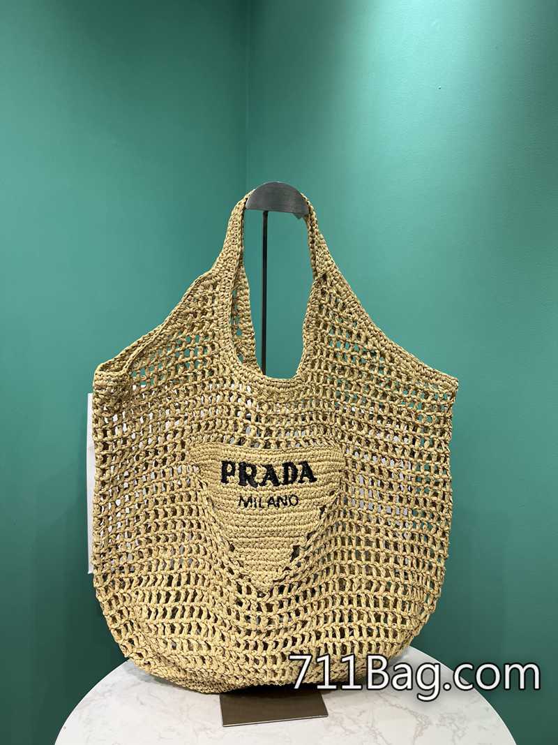 精仿Prada普拉達 1BG424 口碑優質,回購率高,是熱門款式。 Prada高仿包真假對比尺寸:高45寬51cm 精仿Prada普拉達 1BG424 口碑優質,回購率高,是熱門款式。 Prada高仿包真假對比尺寸:高45寬51cm