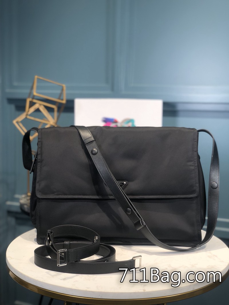 A貨Prada 1BC208 精選面料超柔質感 高仿Prada Cleo包尺寸:38×30×16.5cm -型號:1BC227 A貨Prada 1BC208 精選面料超柔質感 高仿Prada Cleo包尺寸:38×30×16.5cm -型號:1BC227
