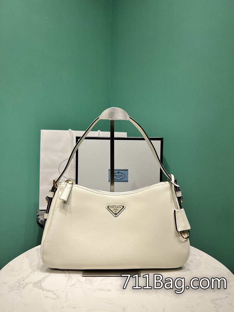 頂級一比一Prada 1BC229 包型挺立,結構不易變形。 最受歡迎的A貨Prada包尺寸:長31x高18x底10cm 頂級一比一Prada 1BC229 包型挺立,結構不易變形。 最受歡迎的A貨Prada包尺寸:長31x高18x底10cm