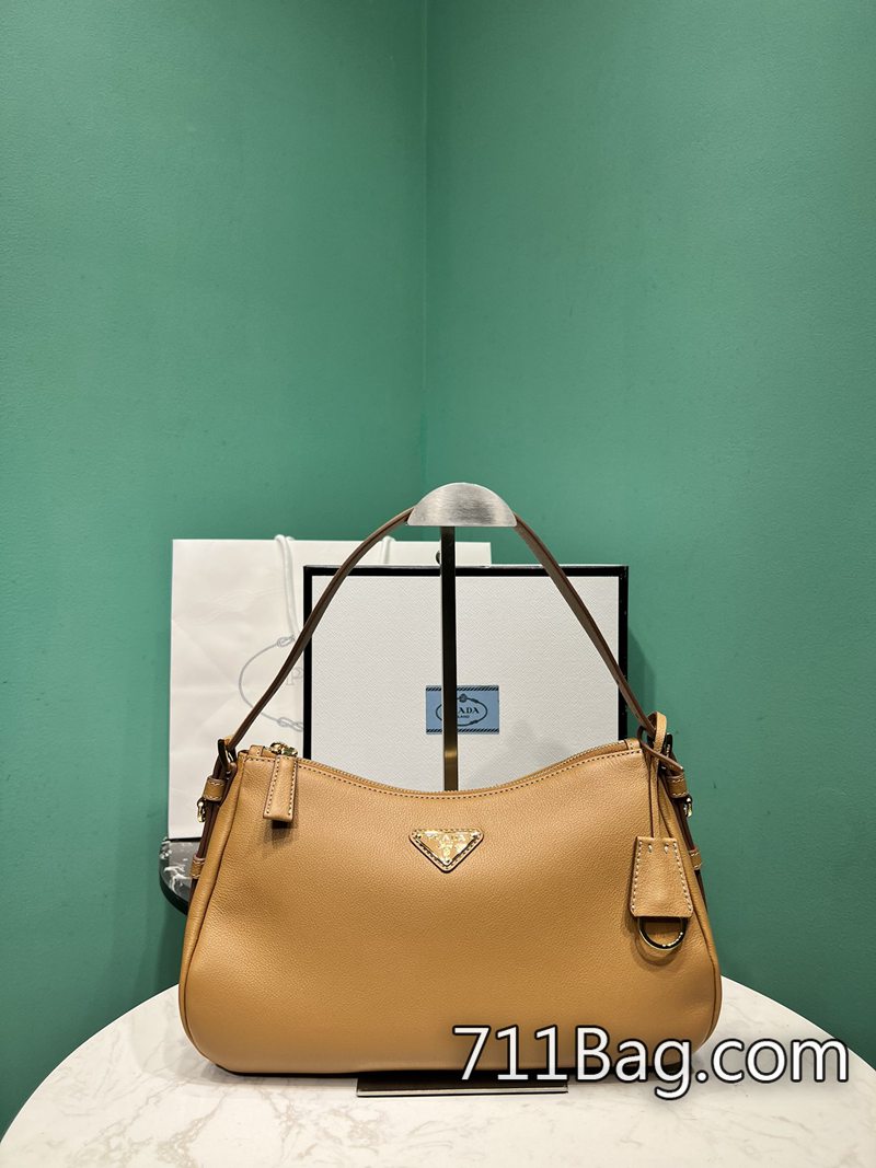 原版一比一Prada 1BC229 結構分層完全仿照正品比例製作。 仿Prada包可刷卡嗎尺寸:長31x高18x底10cm 原版一比一Prada 1BC229 結構分層完全仿照正品比例製作。 仿Prada包可刷卡嗎尺寸:長31x高18x底10cm