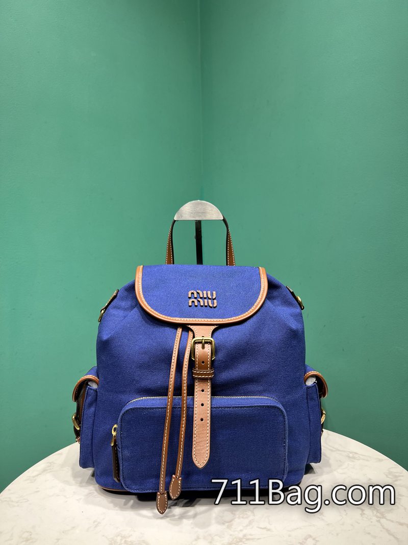 頂級精品MiuMiu 061921 客戶實拍反饋:與正品無異。 高仿MiuMiu 男女通用包款尺寸:長23x高28.5x底15cm型號:1BG578 頂級精品MiuMiu 061921 客戶實拍反饋:與正品無異。 高仿MiuMiu 男女通用包款尺寸:長23x高28.5x底15cm型號:1BG578