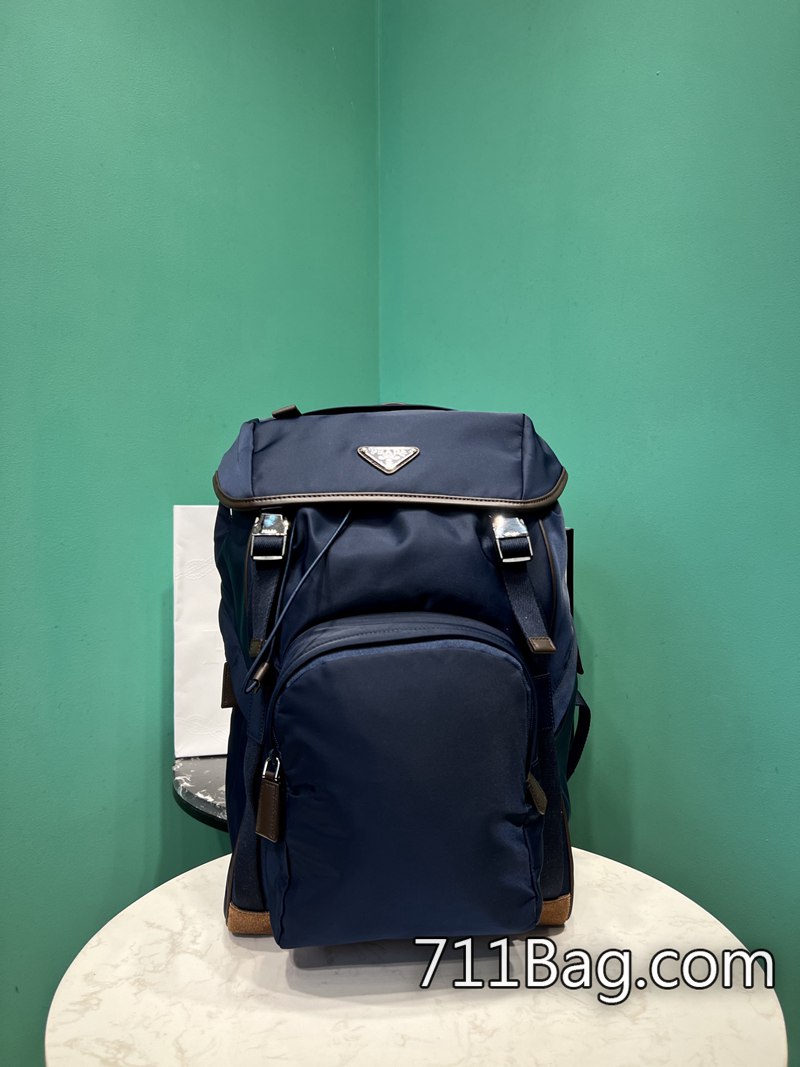 精品Prada 2VZ135 好評如潮,高端客戶最愛。 高仿Prada手拿包尺寸:長27*高45*寬17cm 精品Prada 2VZ135 好評如潮,高端客戶最愛。 高仿Prada手拿包尺寸:長27*高45*寬17cm