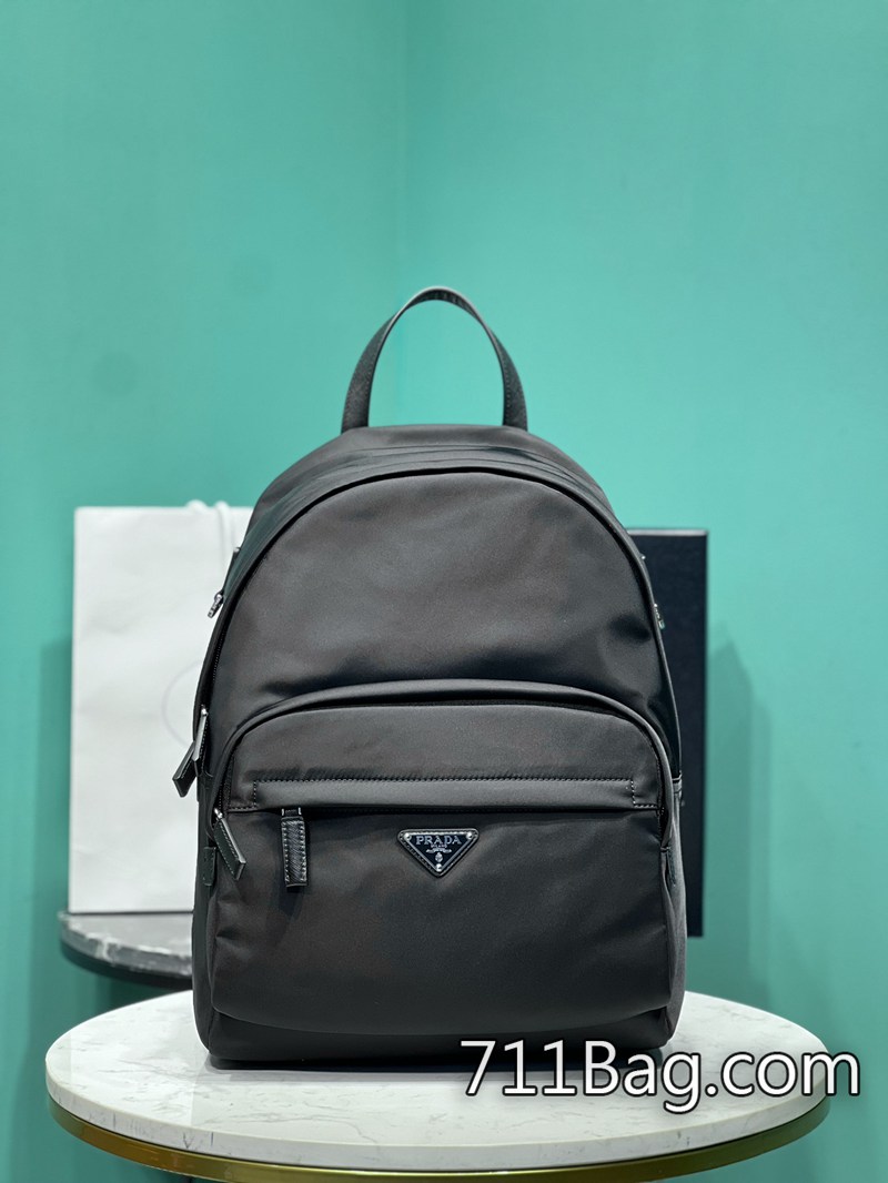 頂級精品Prada 066 SX 重磅帆佈材質,質感厚實不塌陷。 仿Prada包可刷卡嗎尺寸:長29x高40x底17cm 頂級精品Prada 066 SX 重磅帆佈材質,質感厚實不塌陷。 仿Prada包可刷卡嗎尺寸:長29x高40x底17cm