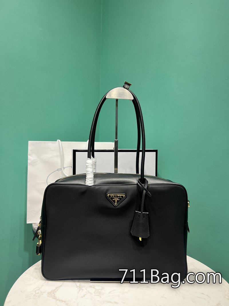 精品高仿Prada 1BB131 匠心工藝真皮精品包 高仿Prada Cleo包尺寸:長34x高23x底10cm 精品高仿Prada 1BB131 匠心工藝真皮精品包 高仿Prada Cleo包尺寸:長34x高23x底10cm