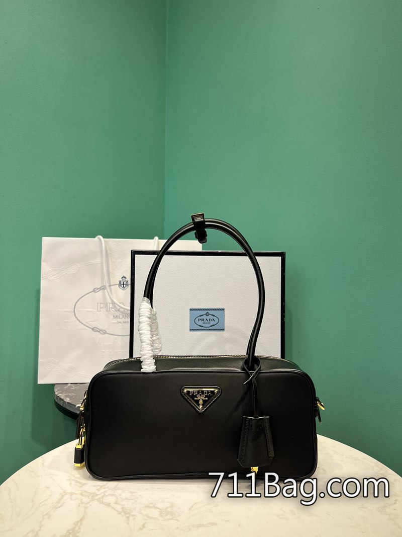 精品高仿Prada 1BB133 結構堅固,不易變形。 精仿Prada肩背包尺寸:長28x高13x底8cm 精品高仿Prada 1BB133 結構堅固,不易變形。 精仿Prada肩背包尺寸:長28x高13x底8cm