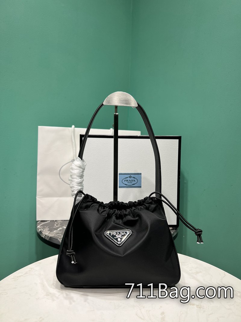 一比一Prada 1BD250 多位買傢反饋:幾乎看不出是仿品。 哪個牌子的Prada仿包好尺寸:長23x高18x底8cm 一比一Prada 1BD250 多位買傢反饋:幾乎看不出是仿品。 哪個牌子的Prada仿包好尺寸:長23x高18x底8cm