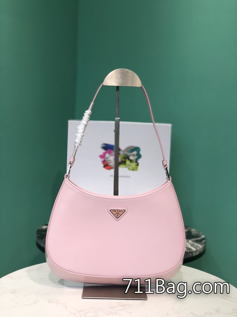 頂級精品Prada 1BC499 牛皮紋路清晰自然,不假不膩。 高仿Prada怎麼保養尺寸:27*5*19cm 頂級精品Prada 1BC499 牛皮紋路清晰自然,不假不膩。 高仿Prada怎麼保養尺寸:27*5*19cm