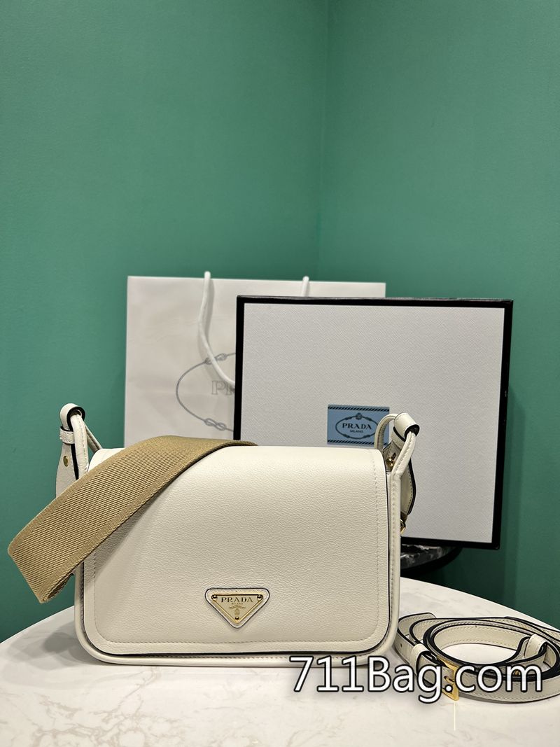 頂級一比一Prada 1BD372 手工縫線細節極致 仿Prada殺手包尺寸:長23x高15x底8.5cm 頂級一比一Prada 1BD372 手工縫線細節極致 仿Prada殺手包尺寸:長23x高15x底8.5cm