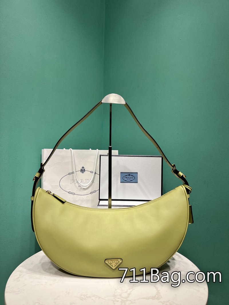精仿Prada 1BC255 全新版本升級,五金細節再次優化。 高仿Prada包臺北專賣尺寸:長42x高19.5x底8.5cm型號:1BC255 精仿Prada 1BC255 全新版本升級,五金細節再次優化。 高仿Prada包臺北專賣尺寸:長42x高19.5x底8.5cm型號:1BC255