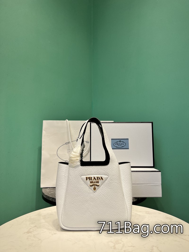 精仿Prada 1BA349 奢華感十足的精品包 高仿Prada手拿包尺寸:15.5*18*10cm 精仿Prada 1BA349 奢華感十足的精品包 高仿Prada手拿包尺寸:15.5*18*10cm