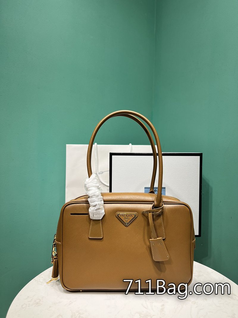 頂級精品Prada 1BA328 專櫃對版材質還原度高 高仿Prada包價位區間尺寸:長29x高19x底8cm型號:1BA328 頂級精品Prada 1BA328 專櫃對版材質還原度高 高仿Prada包價位區間尺寸:長29x高19x底8cm型號:1BA328