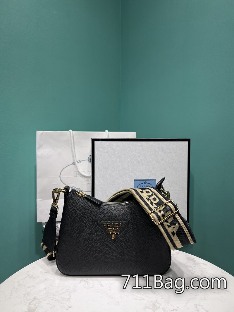超3APrada 1BH19 做工考究高端包包 Prada雙肩背包A貨尺寸:長24x高18x底6cm 超3APrada 1BH19 做工考究高端包包 Prada雙肩背包A貨尺寸:長24x高18x底6cm
