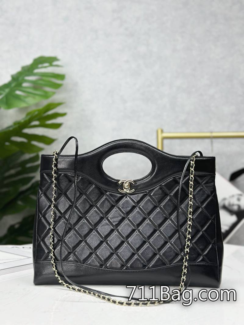 原廠皮精品高仿Chanel AS4854 油蠟羊皮 31bag 橫版中號客戶實拍反饋:與正品無異。 A貨香奈兒背包女款36*30*9cm/4854 原廠皮精品高仿Chanel AS4854 油蠟羊皮 31bag 橫版中號客戶實拍反饋:與正品無異。 A貨香奈兒背包女款36*30*9cm/4854